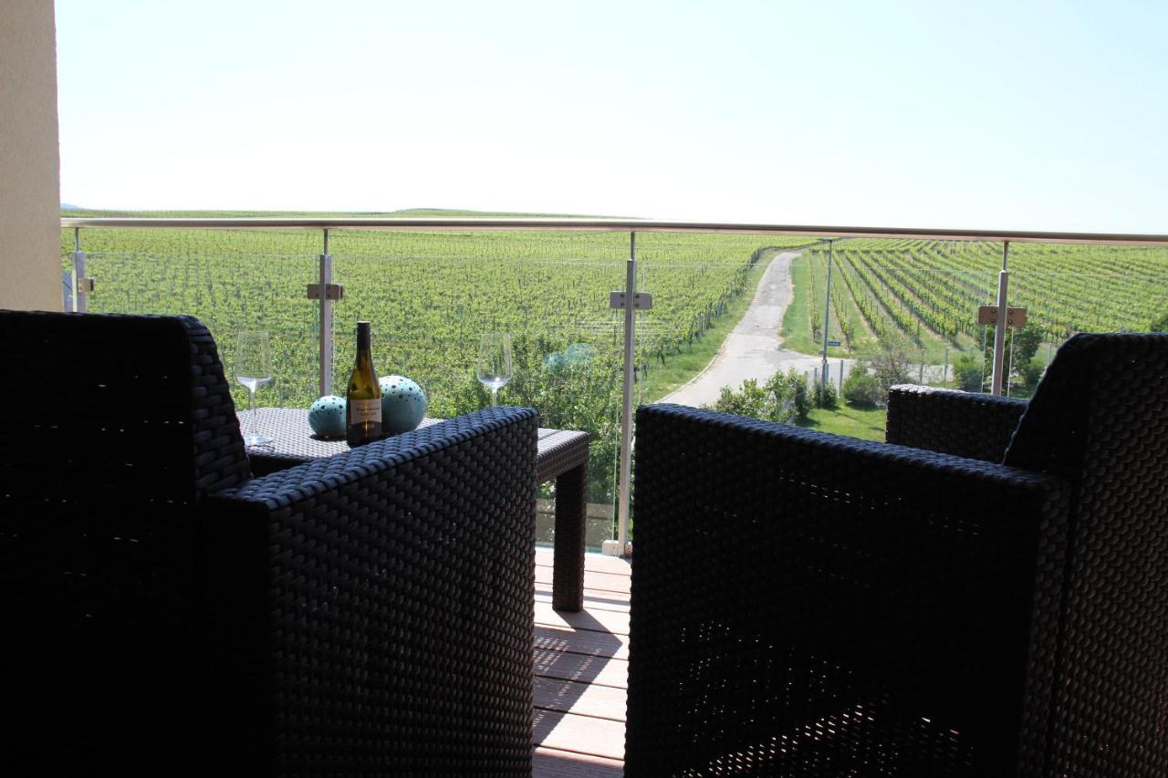 Gaestehaus Casa Luna - Paradiesische Ferienwohnungen Am Kaiserstuhl! Bischoffingen Eksteriør bilde